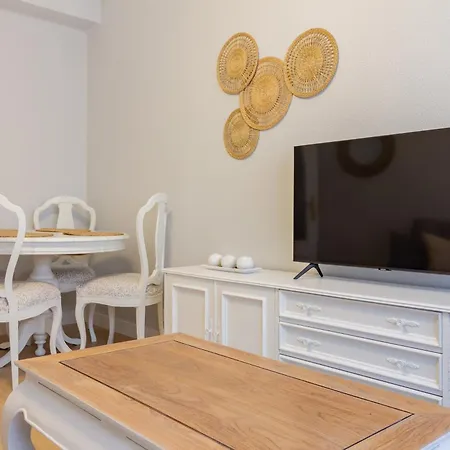 Ah Urban Lena Vut6048as Apartment